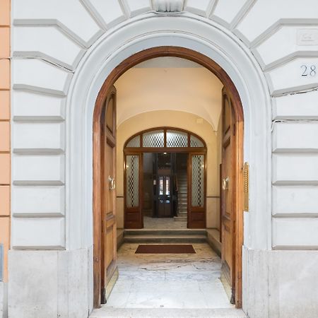 Easy Budget Colosseo Рим Екстер'єр фото