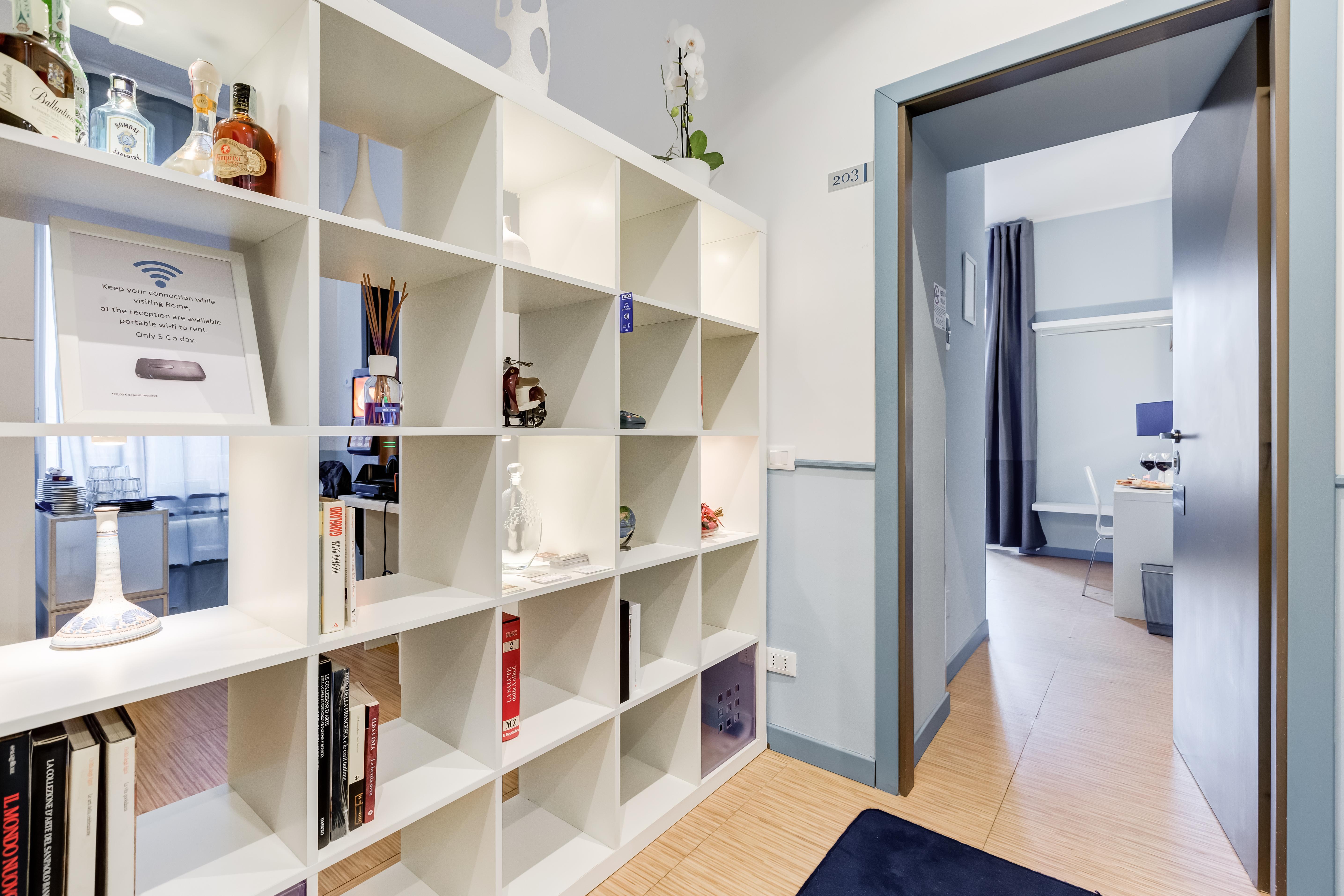 Easy Budget Colosseo Рим Екстер'єр фото