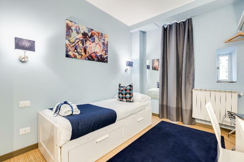 Easy Budget Colosseo Рим Екстер'єр фото