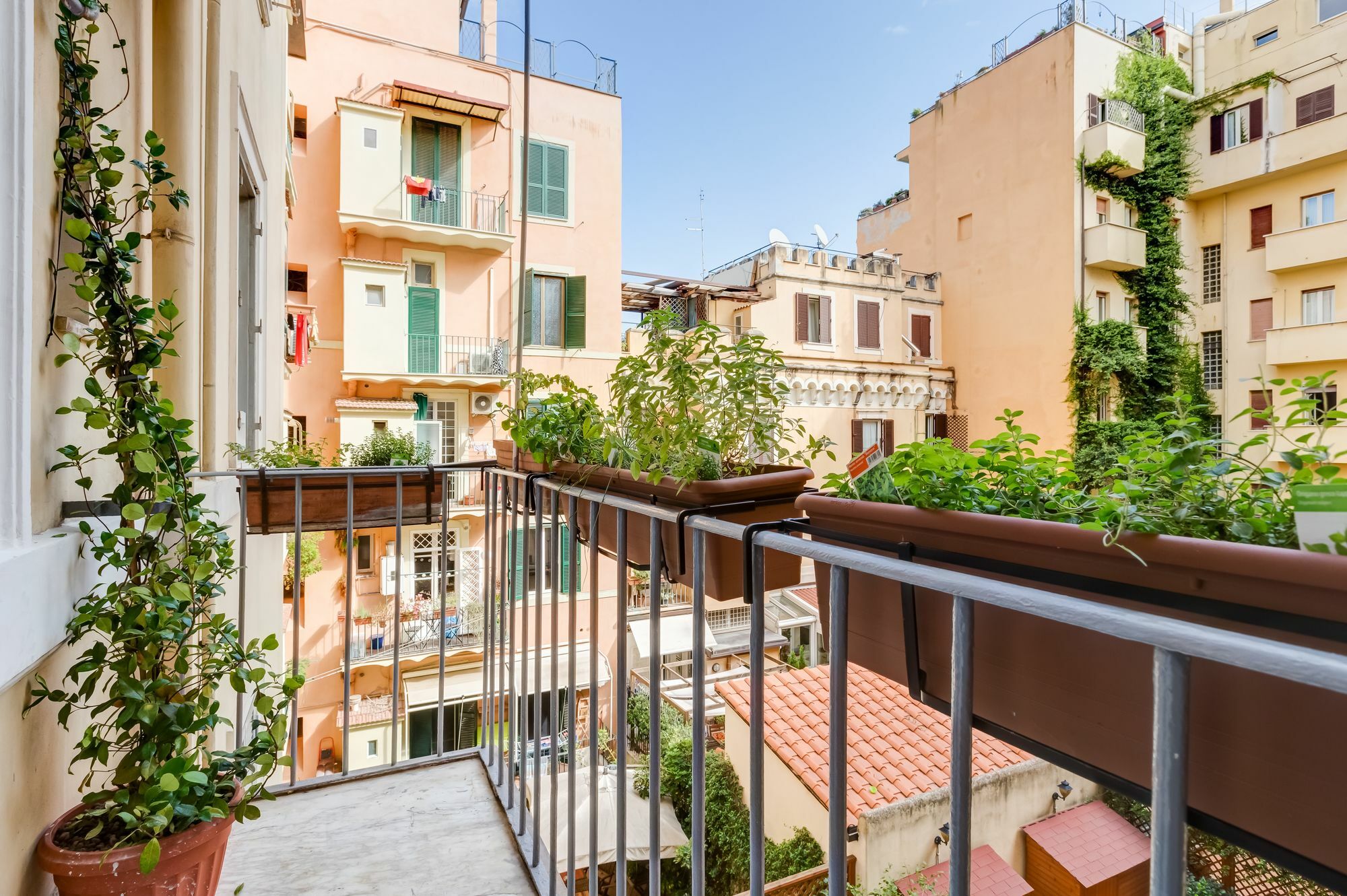 Easy Budget Colosseo Рим Екстер'єр фото